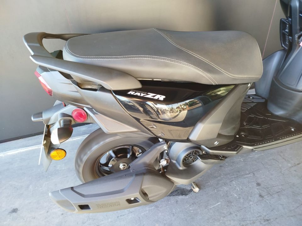 YAMAHA RayZR 125 4