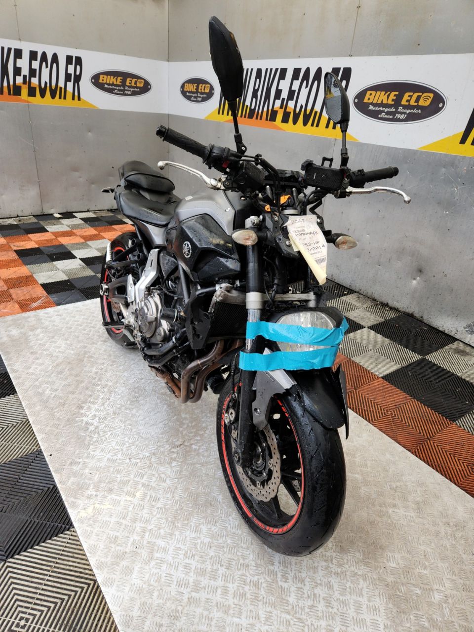 YAMAHA MT-07 4
