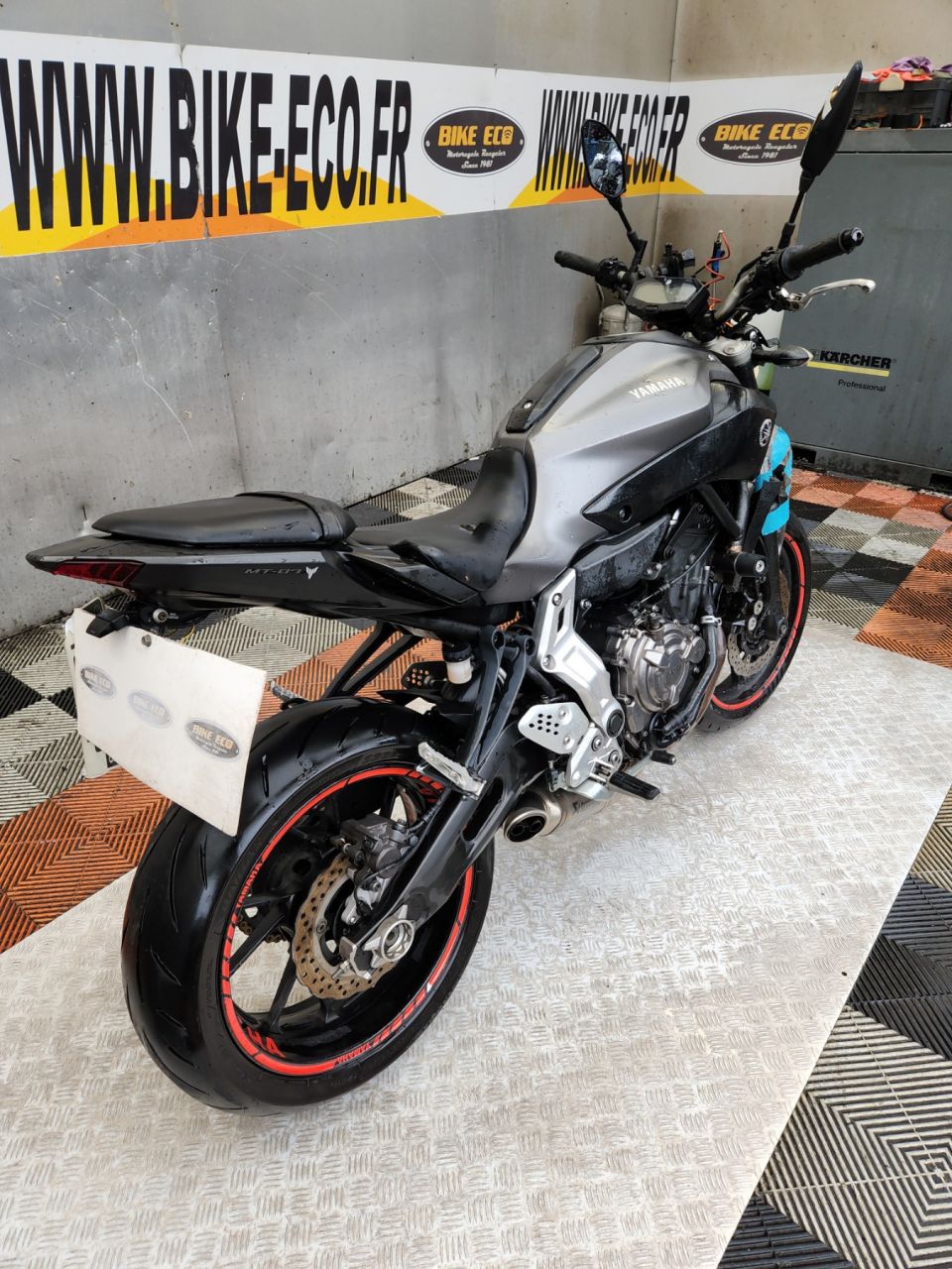 YAMAHA MT-07 4