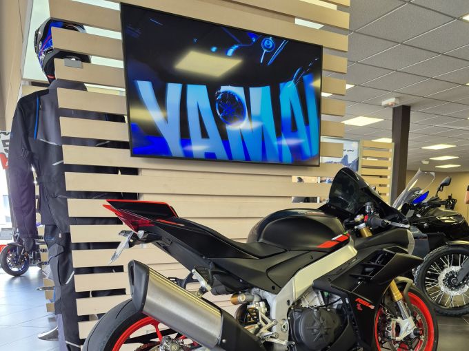 APRILIA RSV4 1100 4