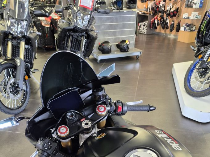 APRILIA RSV4 1100 4