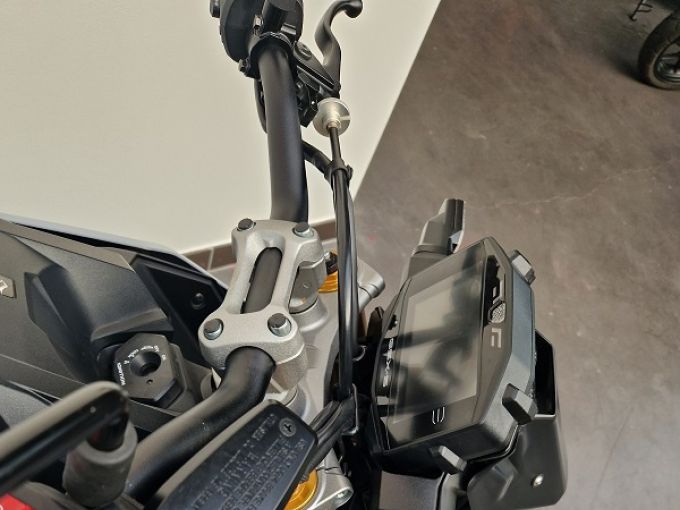 SUZUKI GSX-S 1000 ABS 4