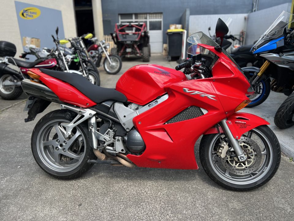 HONDA VFR 800 VTEC 4