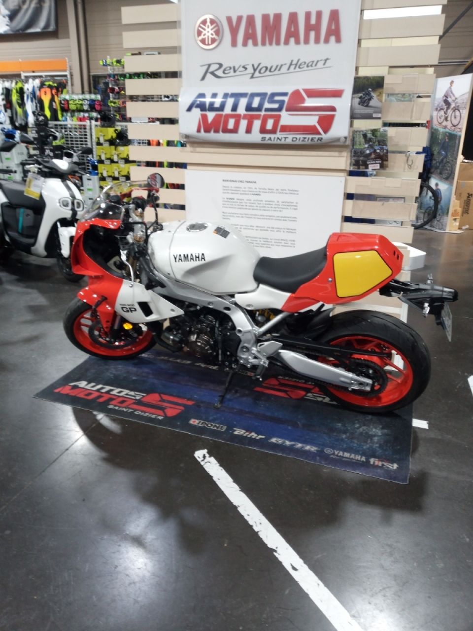 YAMAHA 900 XSR WGP 35 KW 4