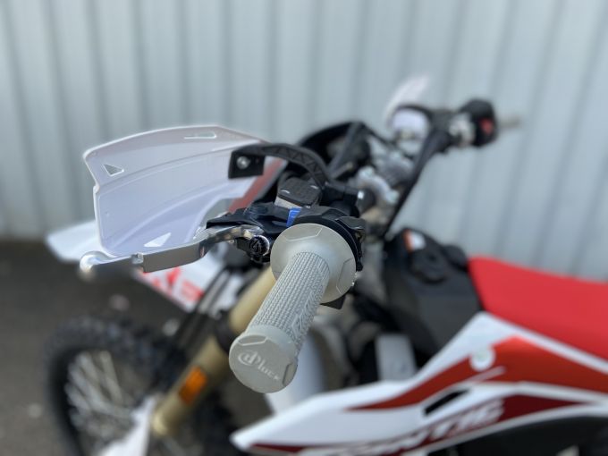 FANTIC XE 300 2T ENDURO 2025 4