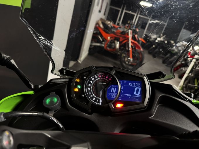 KAWASAKI NINJA 650 4