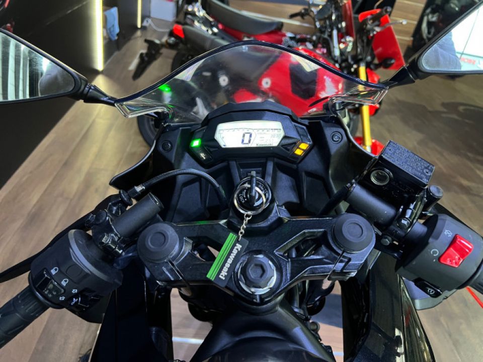 KAWASAKI NINJA 125 4