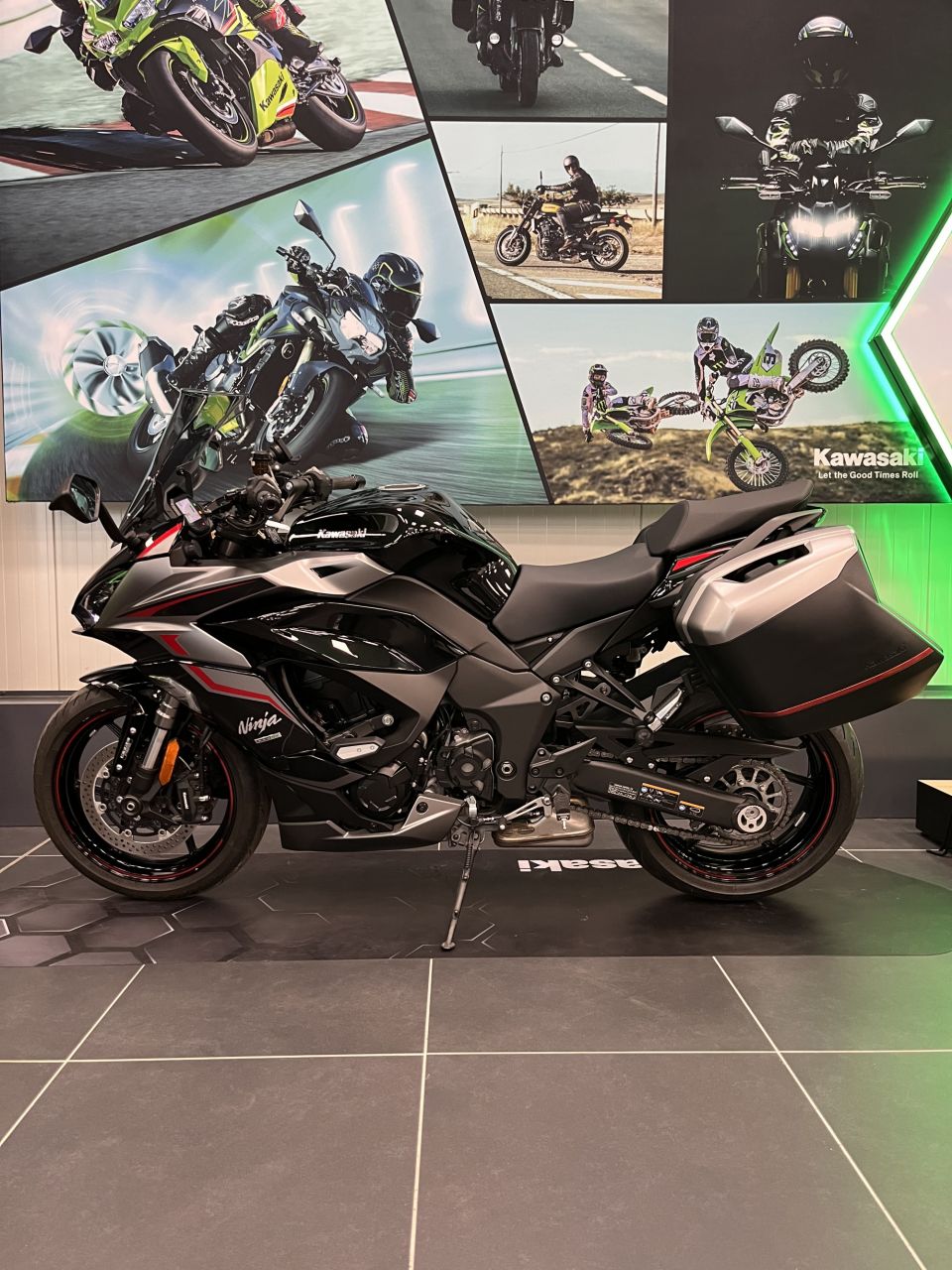 KAWASAKI NINJA 1000 SX PERFORMANCE TOURER 4