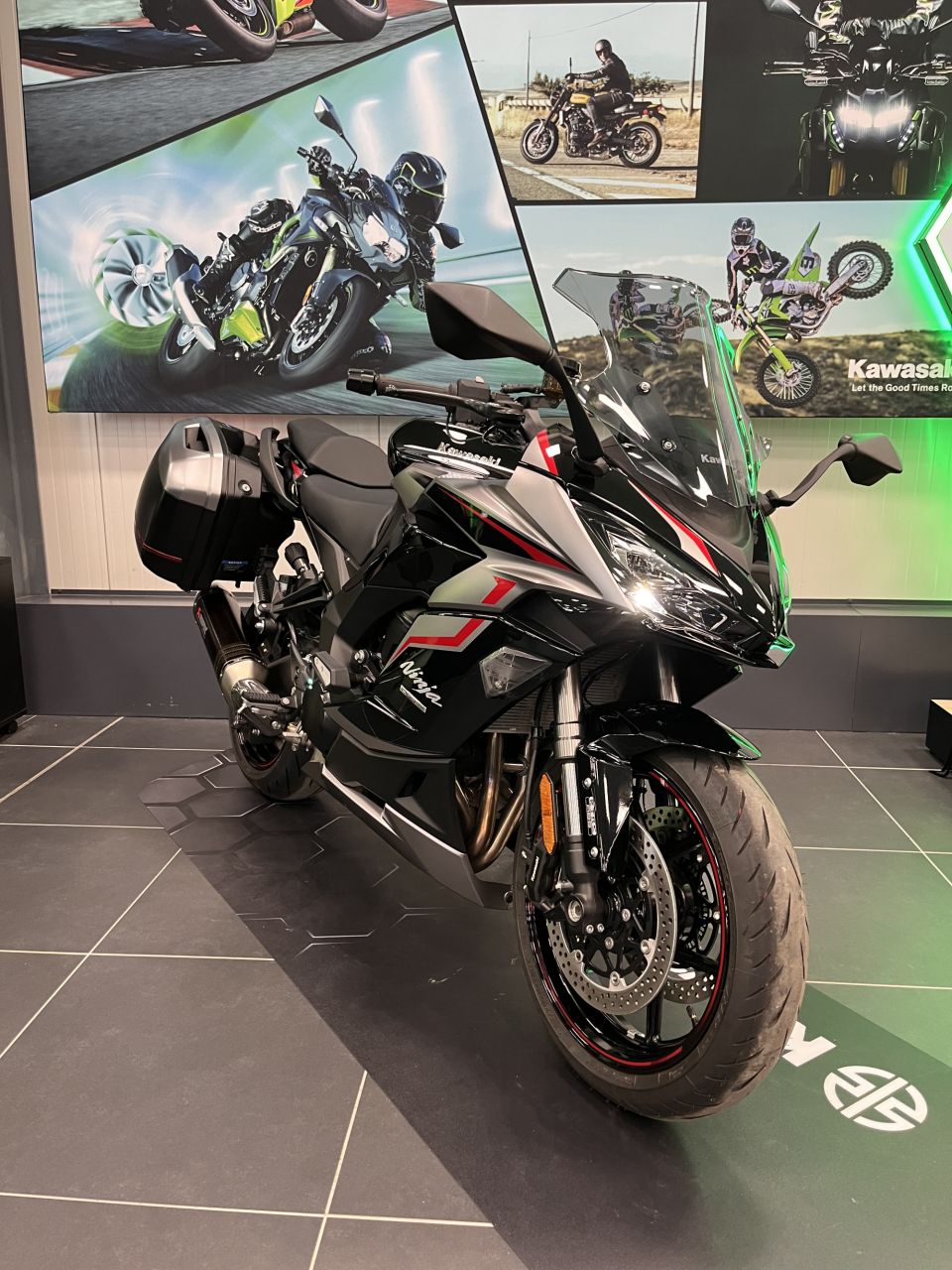 KAWASAKI NINJA 1000 SX PERFORMANCE TOURER 4