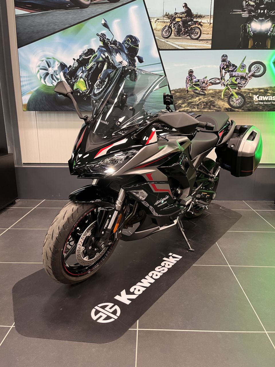 KAWASAKI NINJA 1000 SX PERFORMANCE TOURER 4
