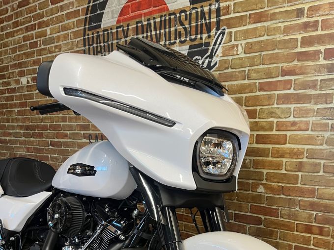 HARLEY-DAVIDSON TOURING STREET GLIDE 1923 4