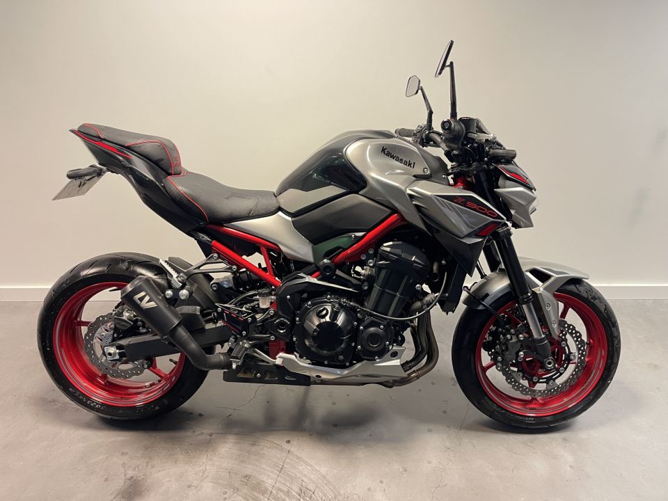 KAWASAKI Z900 SE 4