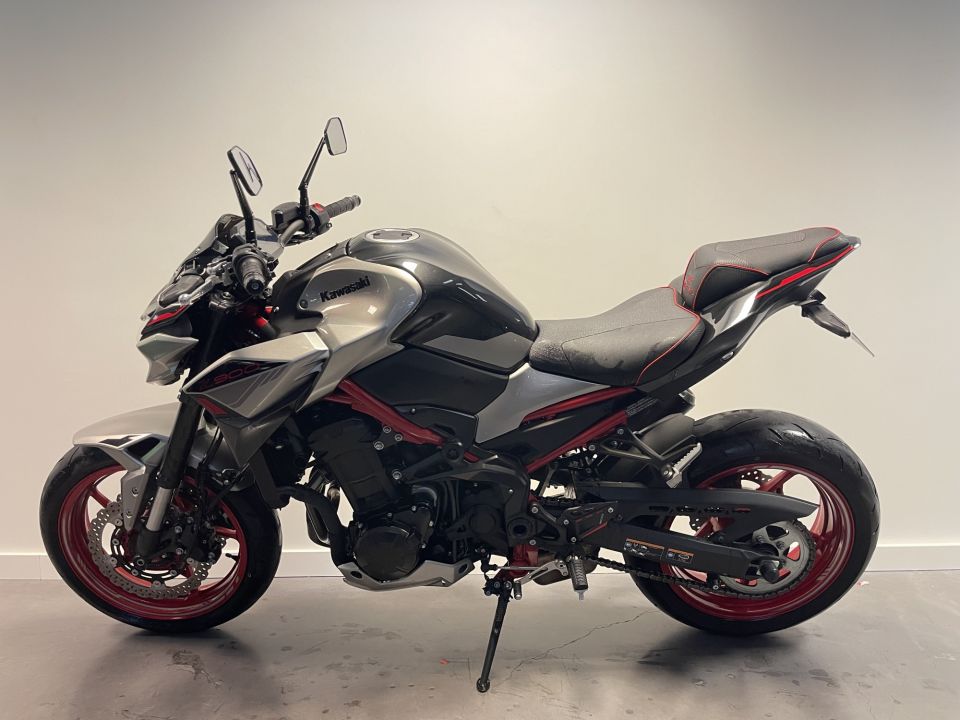 KAWASAKI Z900 SE 4