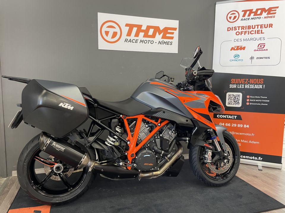 KTM 1290 SUPER DUKE GT 4