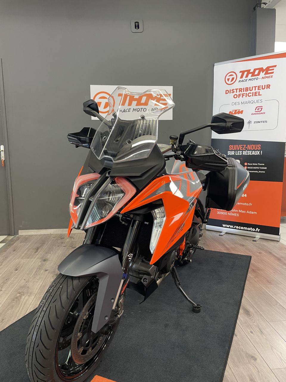 KTM 1290 SUPER DUKE GT 4
