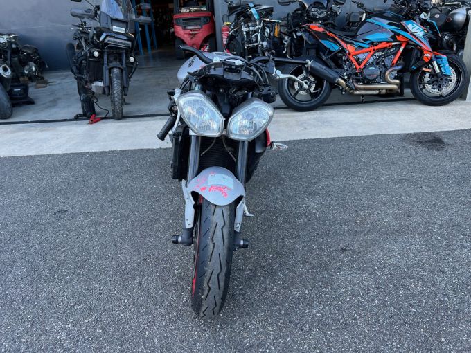TRIUMPH DAYTONA 675 4