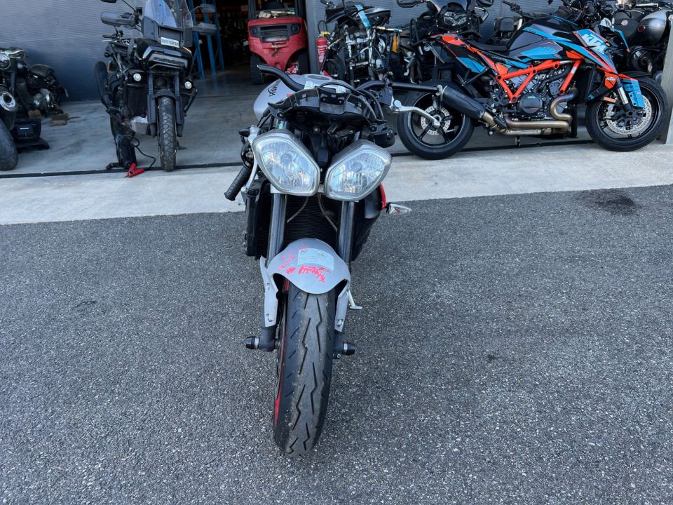 TRIUMPH DAYTONA 675 4