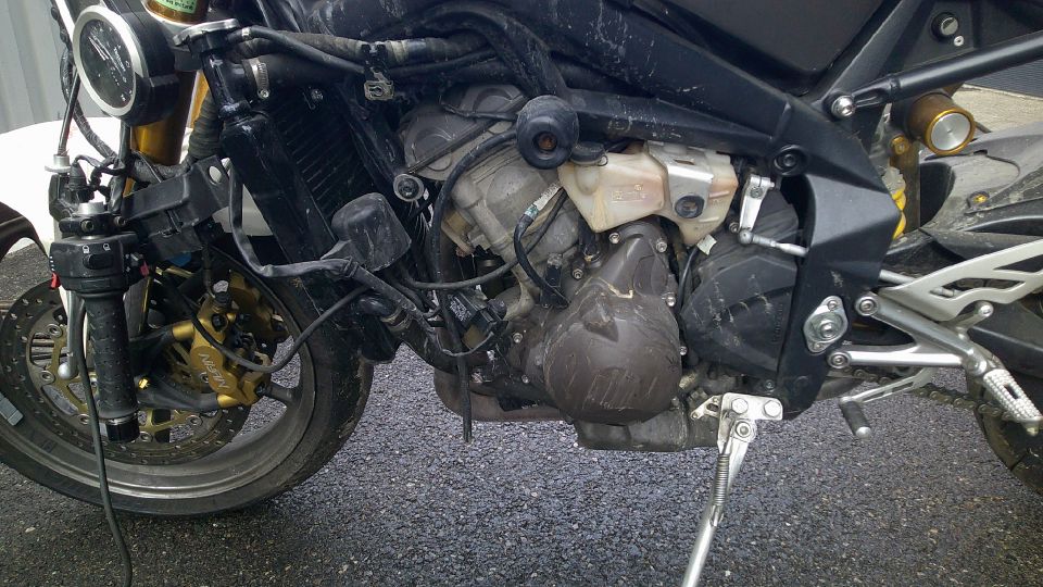 TRIUMPH DAYTONA 675 4