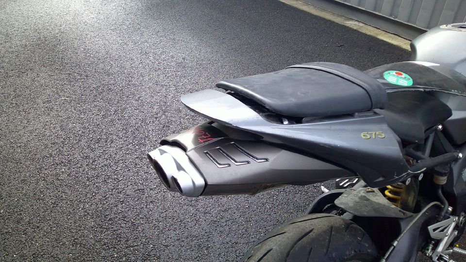 TRIUMPH DAYTONA 675 4