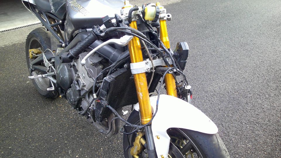 TRIUMPH DAYTONA 675 4