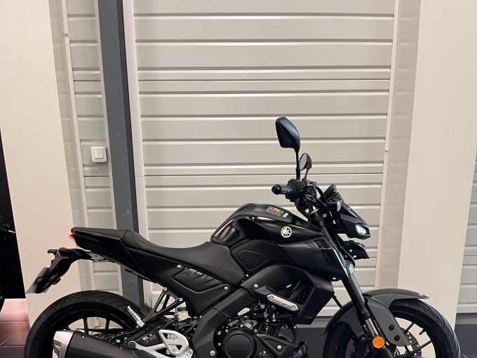 YAMAHA MT-125 4