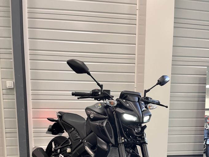 YAMAHA MT-125 4