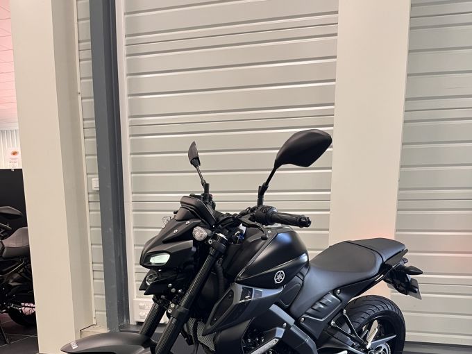 YAMAHA MT-125 4