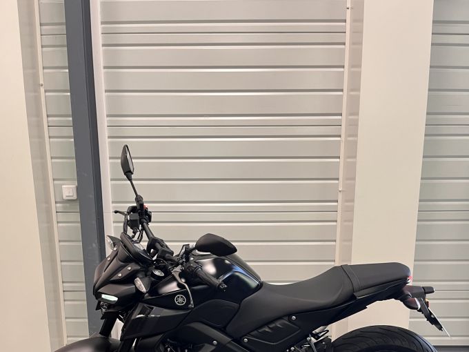 YAMAHA MT-125 4