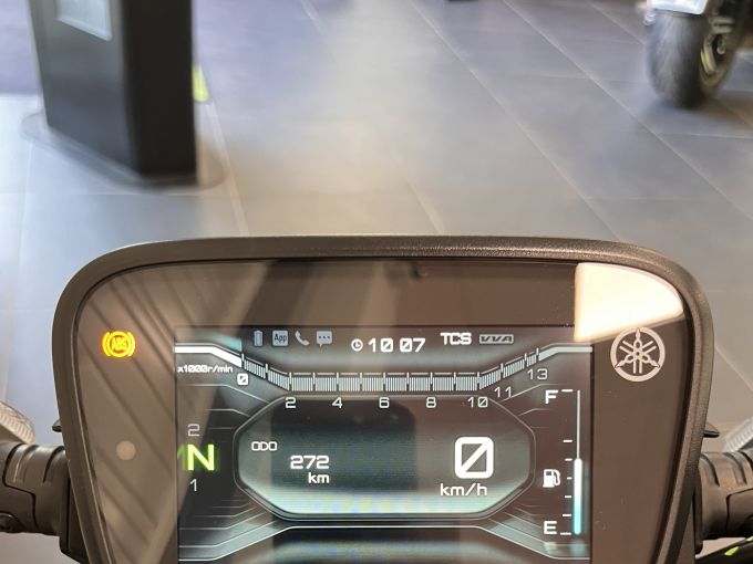 YAMAHA MT-125 4
