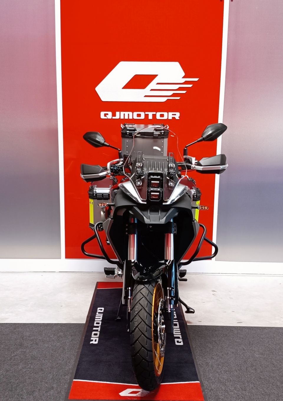 QJ MOTOR SRT 700 X TOURING 4