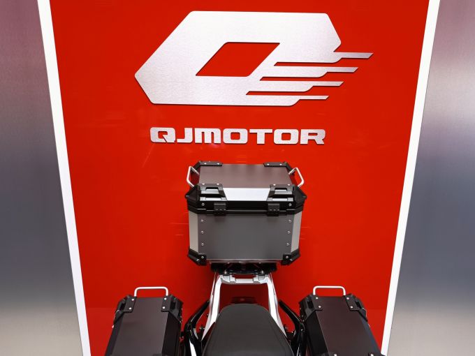 QJ MOTOR SRT 700 X TOURING 4