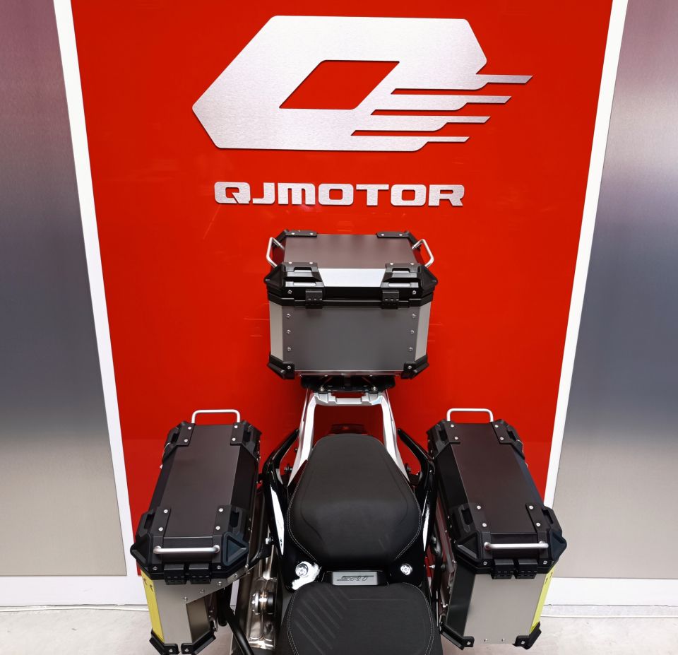 QJ MOTOR SRT 700 X TOURING 4