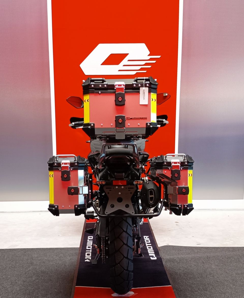 QJ MOTOR SRT 700 X TOURING 4