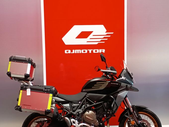 QJ MOTOR SRT 700 X TOURING 4