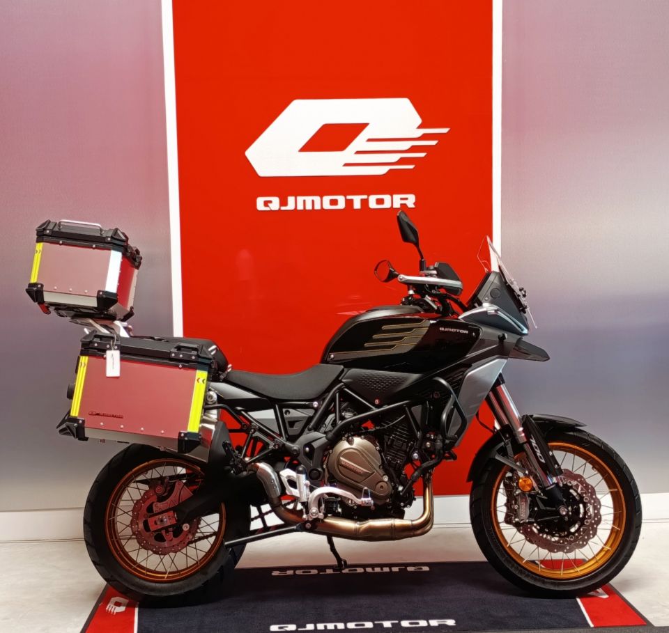 QJ MOTOR SRT 700 X TOURING 4