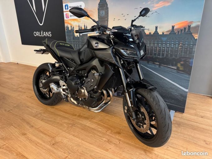 YAMAHA MT-09 4