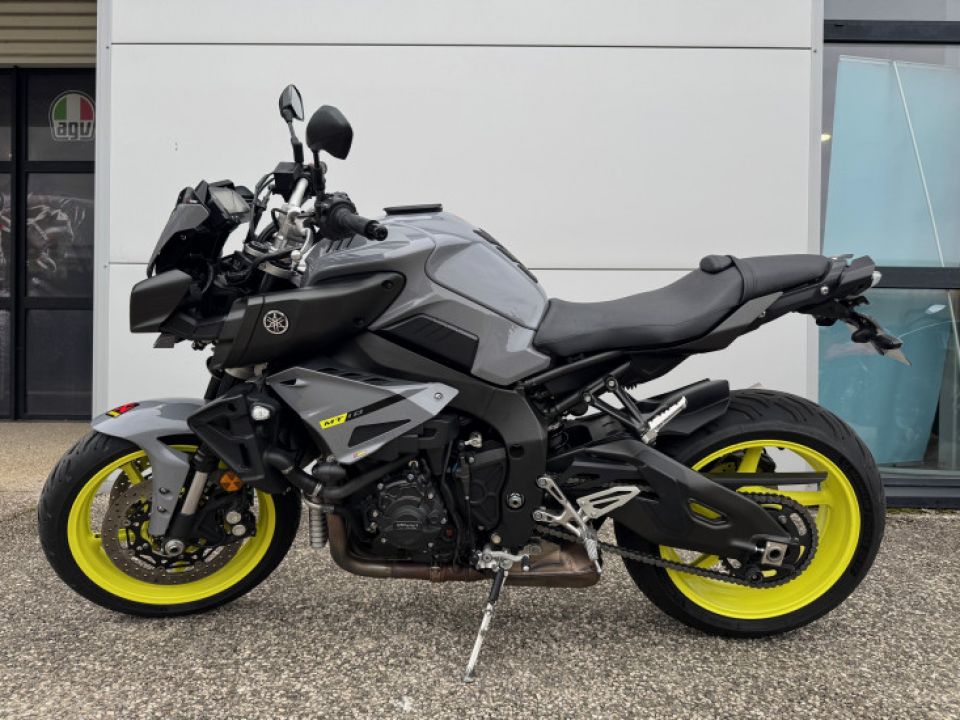 YAMAHA MT-10 4