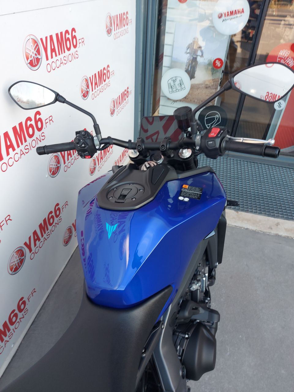 YAMAHA MT-09  Y-AMT 4