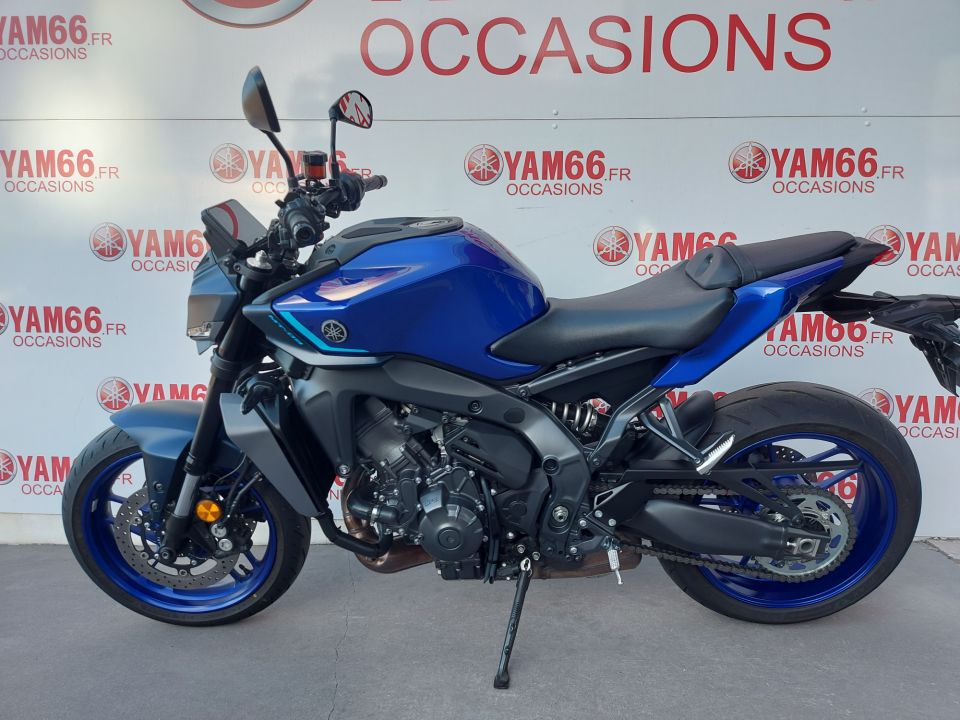 YAMAHA MT-09  Y-AMT 4