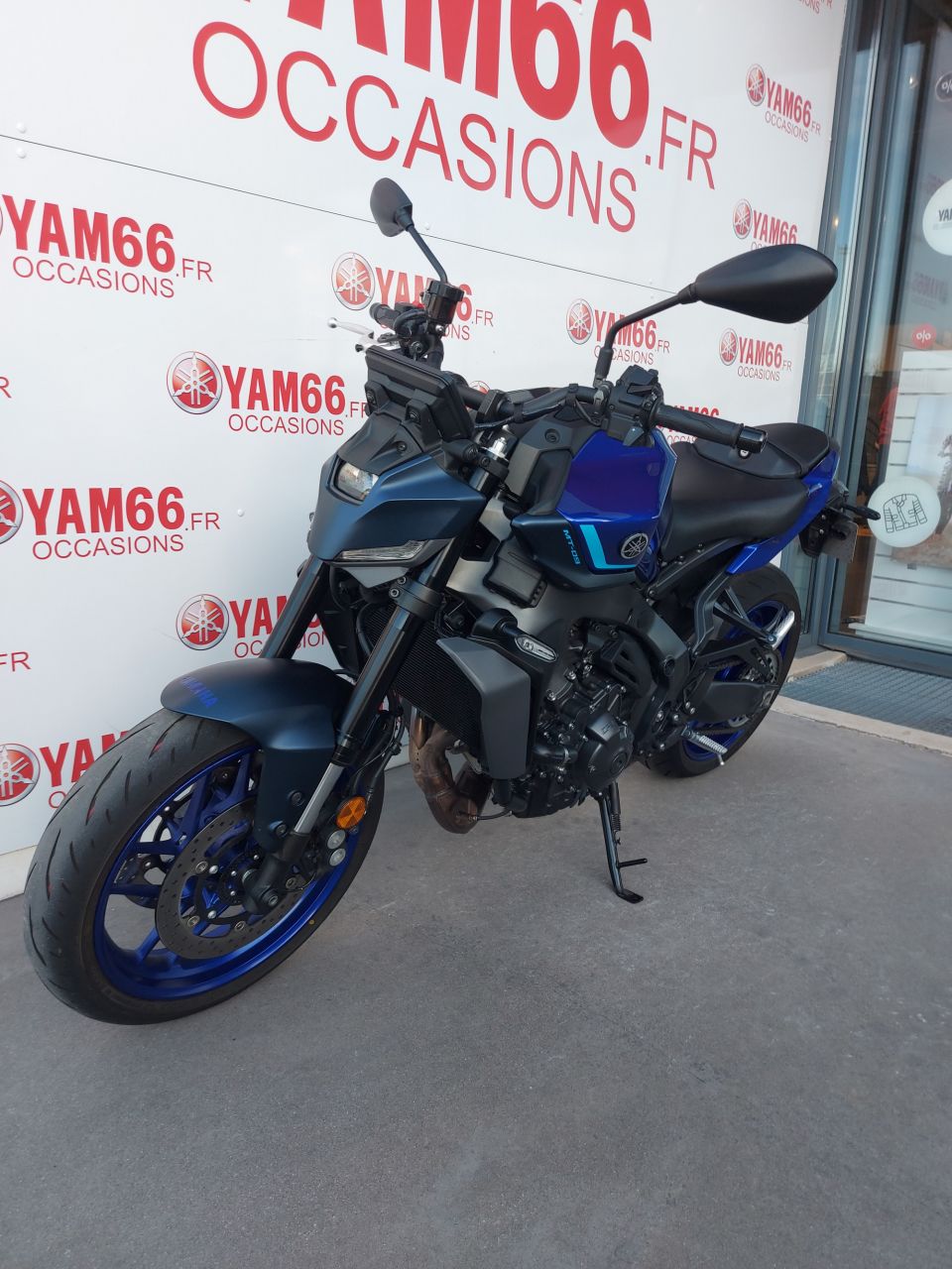 YAMAHA MT-09  Y-AMT 4