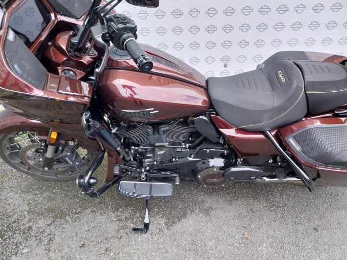 HARLEY-DAVIDSON TOURING ROAD GLIDE 1977 CVO 4