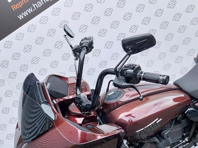 HARLEY-DAVIDSON TOURING ROAD GLIDE 1977 CVO 4