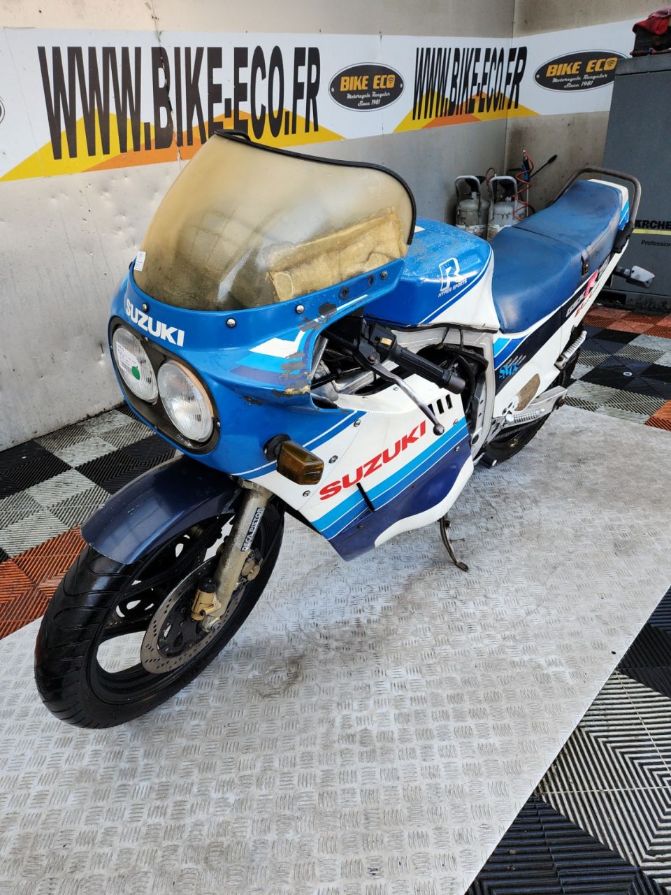 SUZUKI GSX-R 750 4