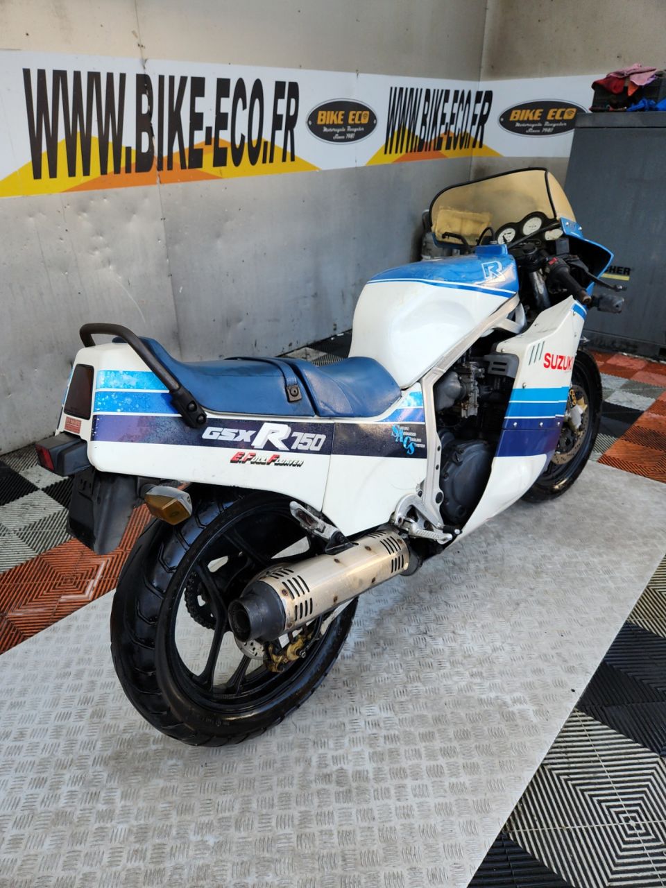 SUZUKI GSX-R 750 4