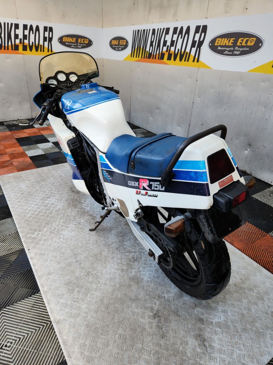 SUZUKI GSX-R 750 4