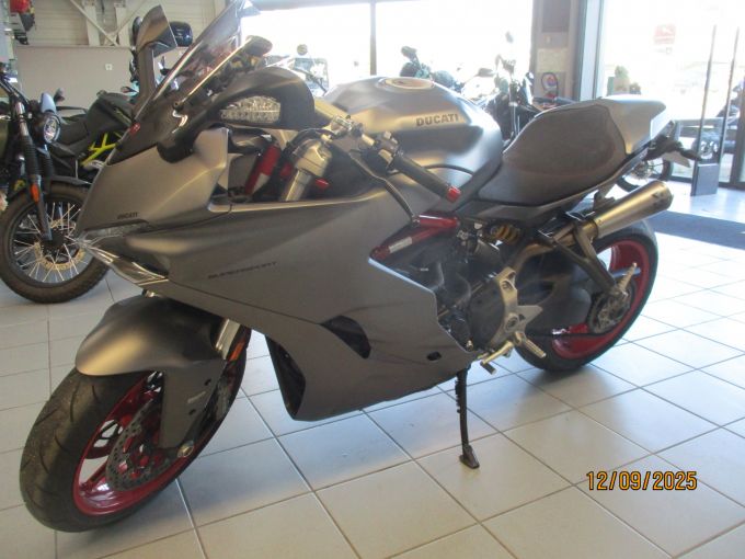 DUCATI 939 SS 4
