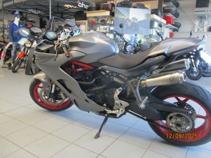 DUCATI 939 SS 4