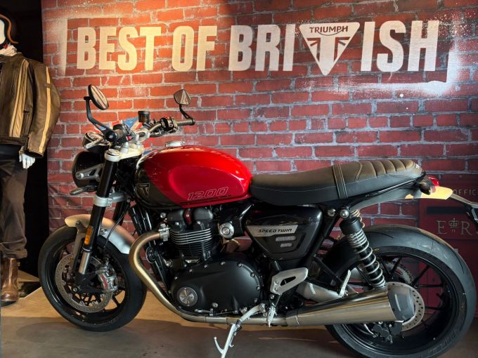 TRIUMPH SPEED TWIN 1200 4