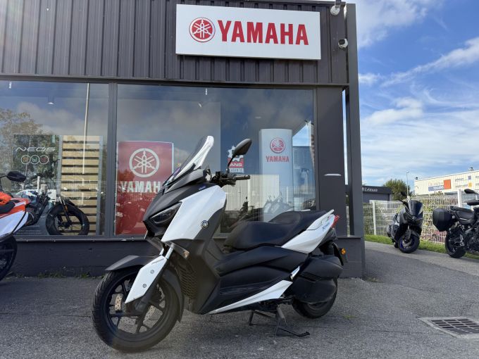 YAMAHA XMAX 300 4