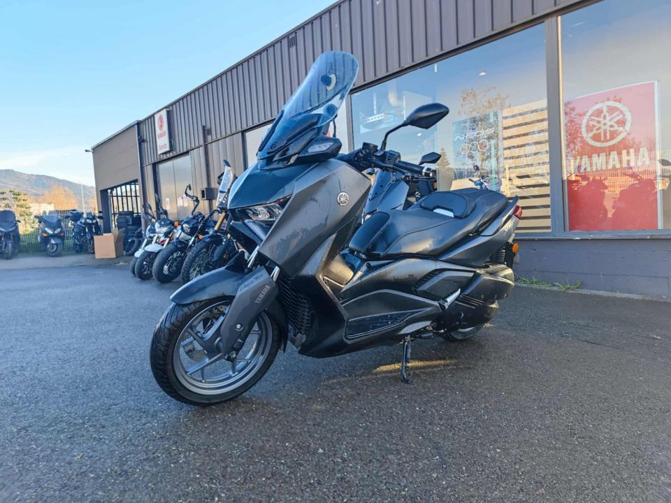 YAMAHA XMAX 300 4
